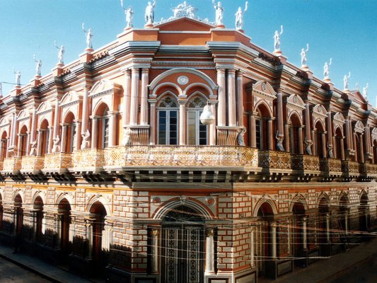 Casa dorada (Casa de la cultura)